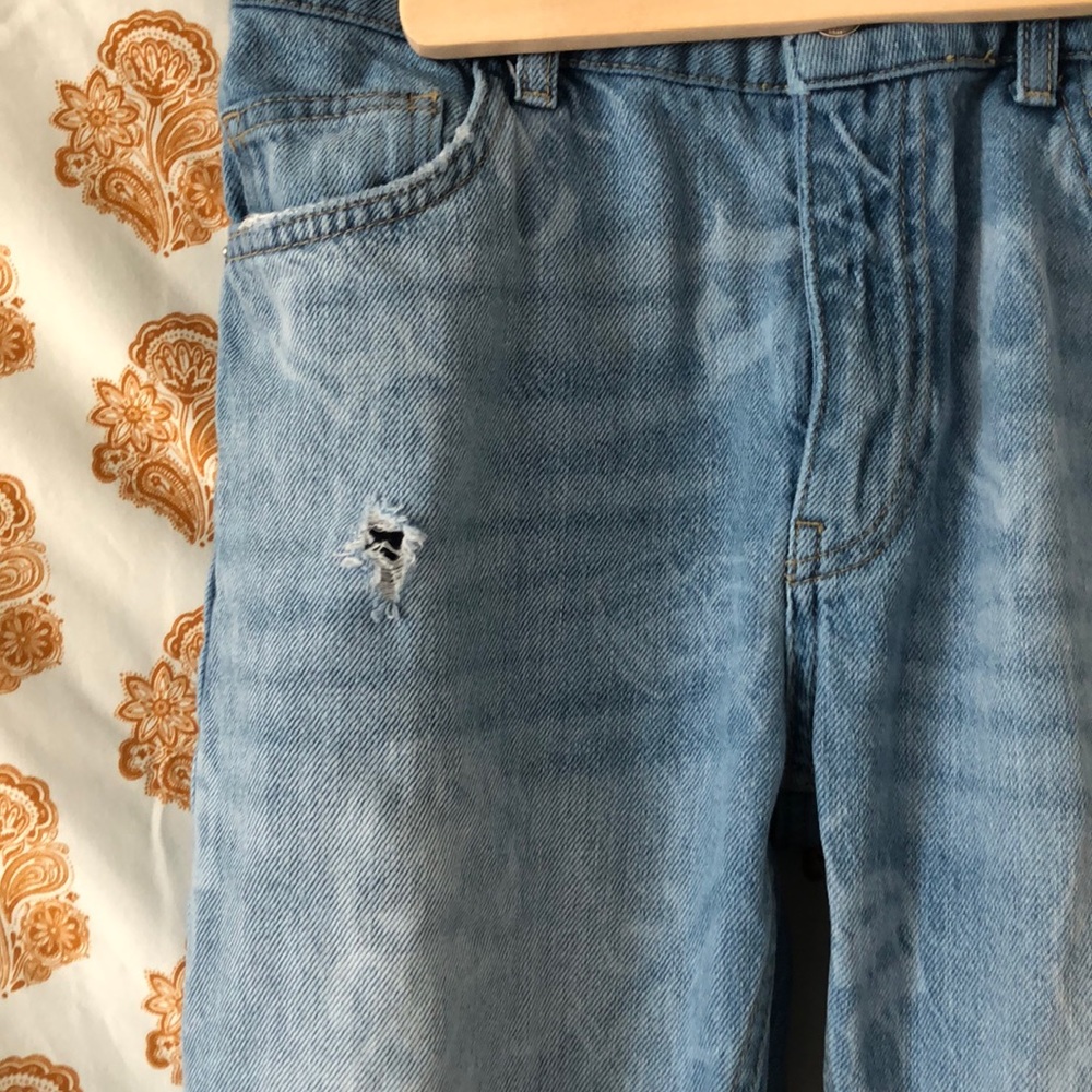 Distressed Jeans - Picture 2 of 6